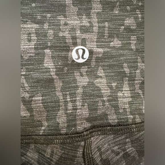 Lululemon High Rise Leggings 25" in Heathered PU Bronze Green Dark Olive Size 4 - Picture 5 of 8